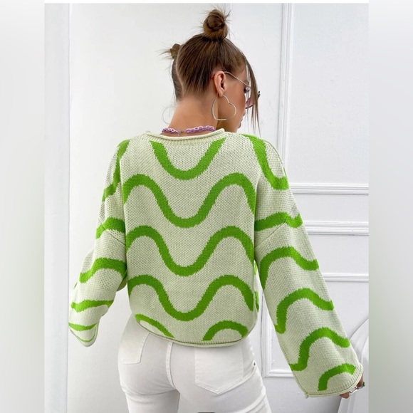 Wave Stripe Pattern Drop Shoulder Sweater - Picture 2 of 3